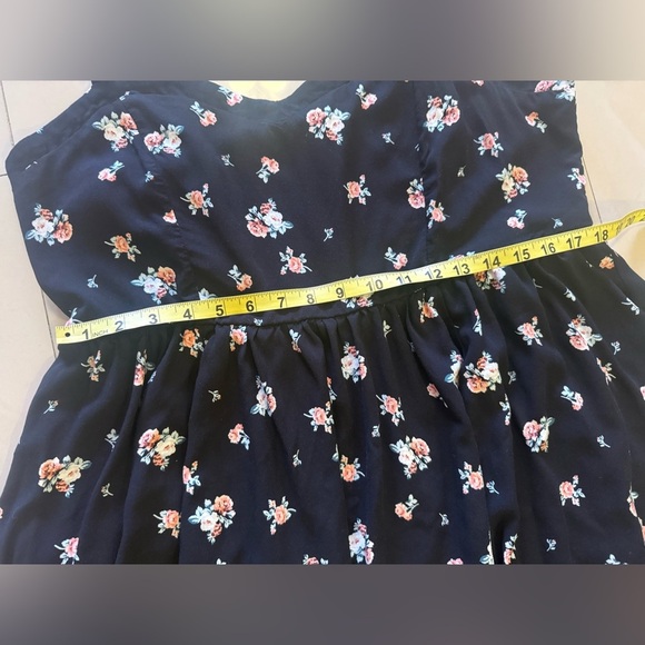 Torrid Blue Starry plus size  2 women black flowers  sleeveless - Picture 10 of 12